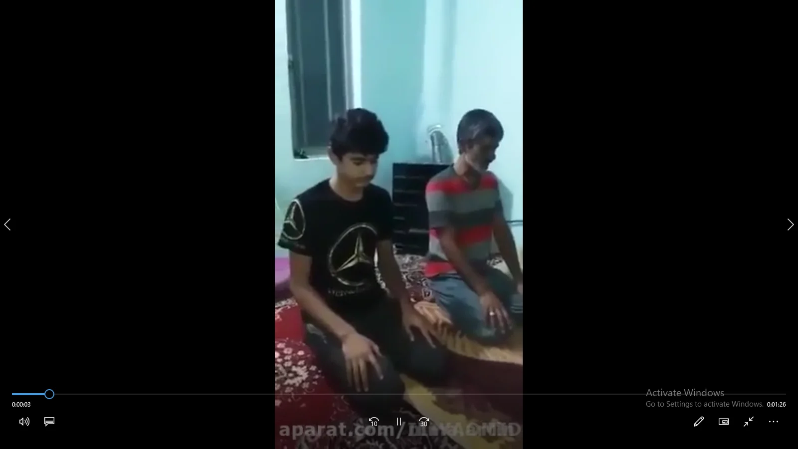 🎬 این یکی از اون ویدیوهاییه که واقعاً آدم از خنده میمیره! 😂 🎬 این یکی از اون ویدیوهاییه که واقعاً آدم از خنده میمیره! 😂