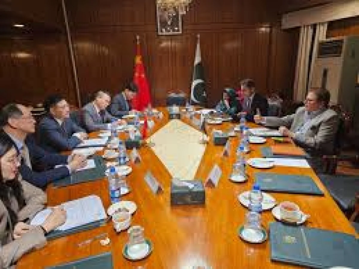 پاکستان و چین درباره تهدیدهای تروریستی افغانستان گفت‌وگو کردند