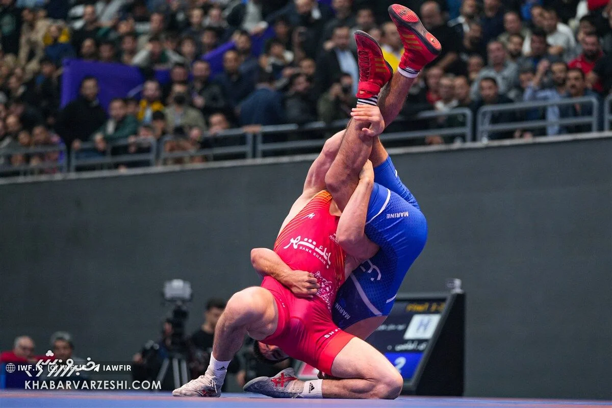 خبر ورزشی| مالک پرسپولیس با شکست استقلال قهرمان شد/ فینال جنجالی در باران بطری! مالک پرسپولیس با شکست استقلال قهرمان شد/ فینال جنجالی در باران بطری!