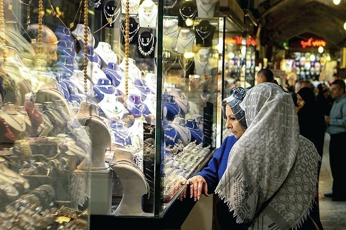 قیمت طلا و سکه در روز مادر ۱۴۰۴ / خریداران از بازار فراری شدند قیمت طلا و سکه در روز مادر ۱۴۰۴ / خریداران از بازار فراری شدند