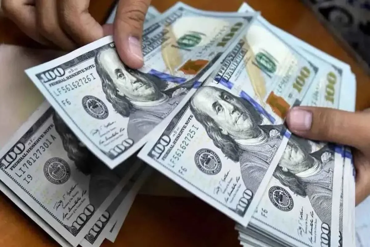 ۵۶ میلیارد دلار ارز صادرات گم شده است / تصمیم دولت برای افزایش نرخ ارز ترجیحی به بالای ۴۰ هزار تومان ۵۶ میلیارد دلار ارز صادرات گم شده است / تصمیم دولت برای افزایش نرخ ارز ترجیحی به بالای ۴۰ هزار تومان