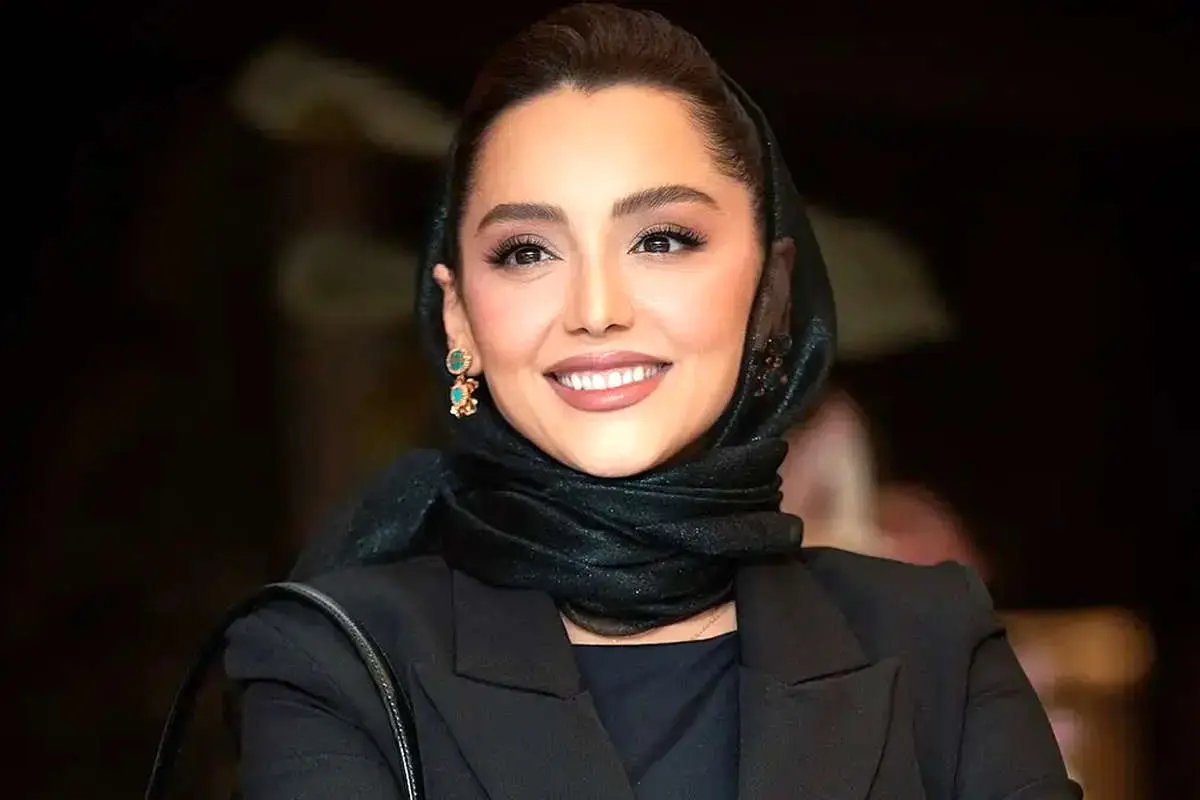 قاب پر از انرژی مثبت از نازنین بیاتی قاب پر از انرژی مثبت از نازنین بیاتی