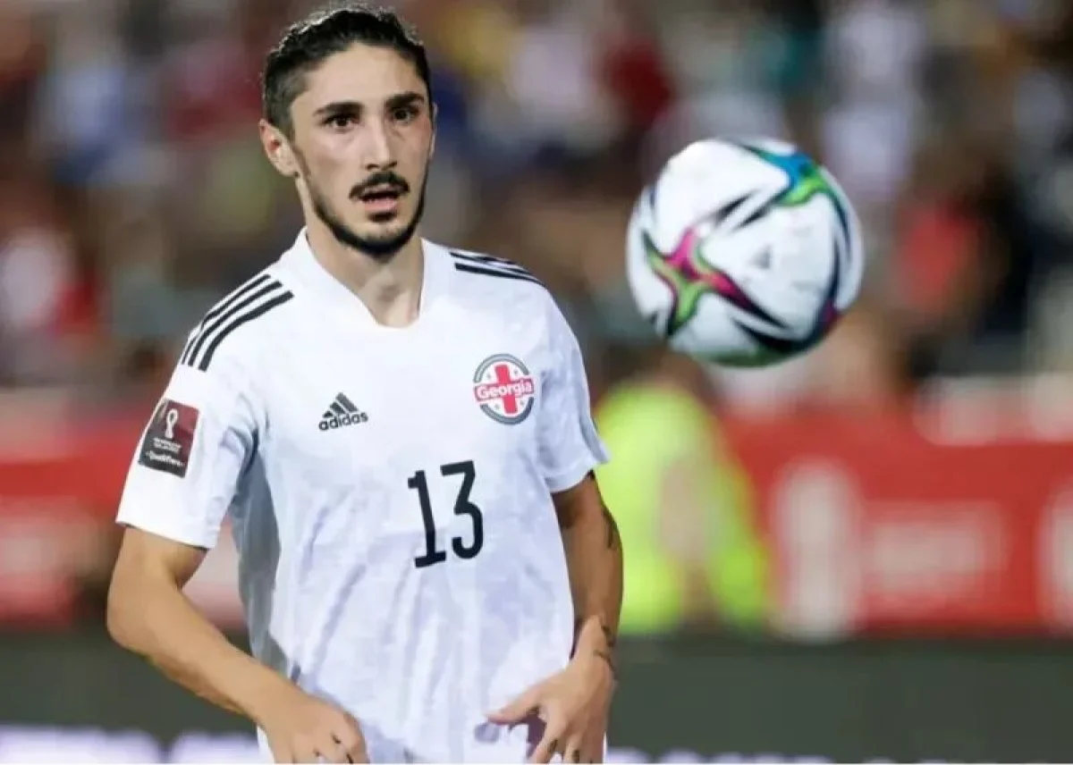 از امضای قرارداد با پرسپولیس تا قهرمانیهای پیاپی؛ روزهای خوب مدافعی که گاریدو نخواست! از امضای قرارداد با پرسپولیس تا قهرمانیهای پیاپی؛ روزهای خوب مدافعی که گاریدو نخواست!