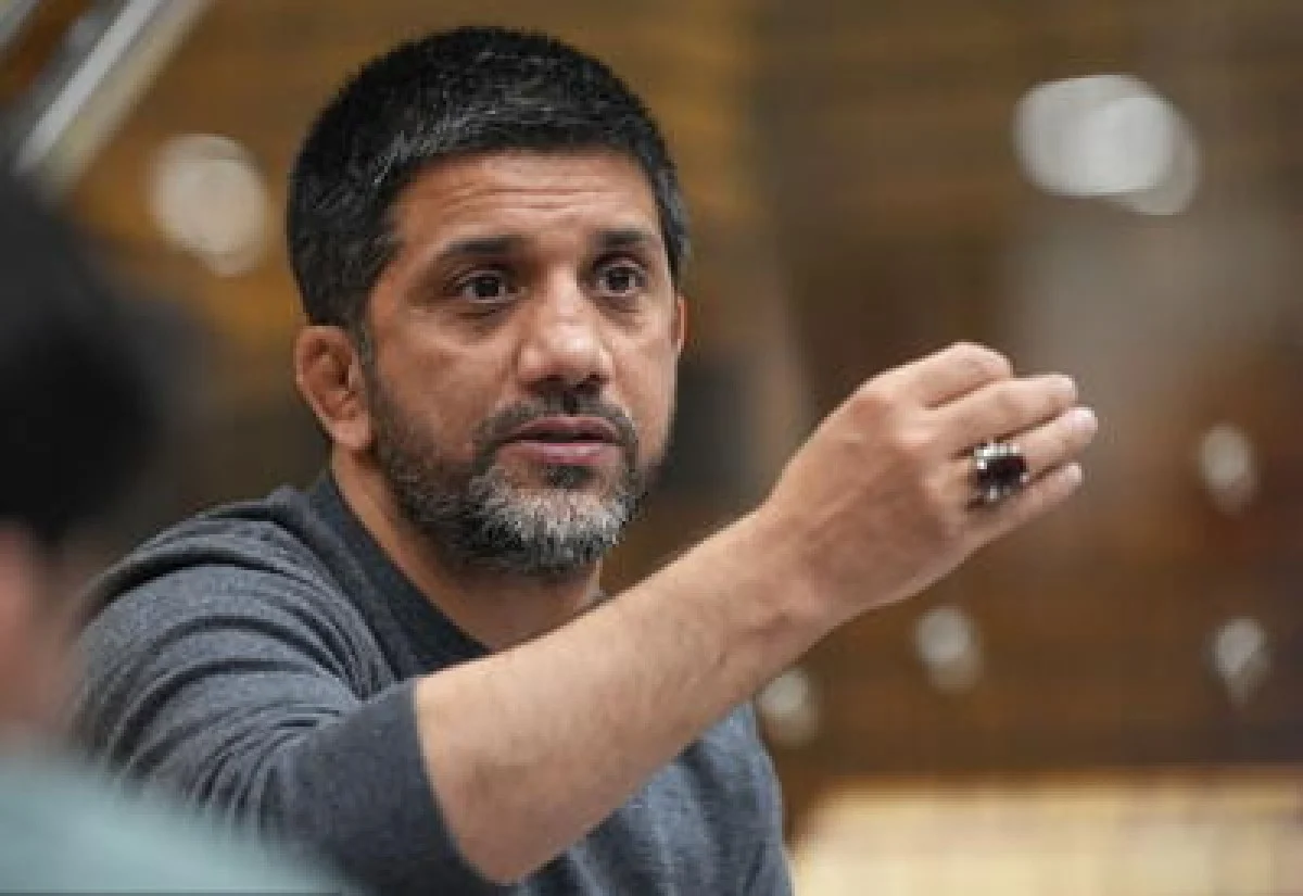 دبیر کوتاه نیامد؛ از داوری کشتی دفاع کرد و از استقلال عذر خواست دبیر کوتاه نیامد؛ از داوری کشتی دفاع کرد و از استقلال عذر خواست