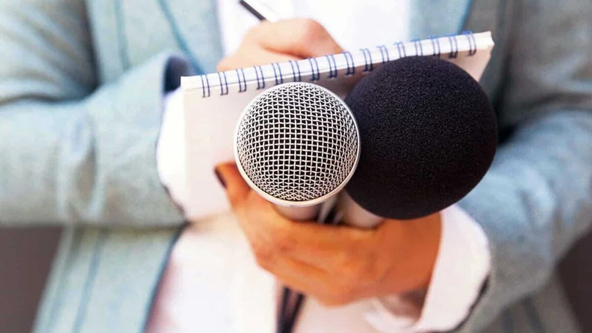 فاجعه جدید در فوتبال ایران با حادثه تلخ و تکان دهنده/ حمله فیزیکی به خبرنگاران +عکس فاجعه جدید در فوتبال ایران با حادثه تلخ و تکان دهنده/ حمله فیزیکی به خبرنگاران +عکس