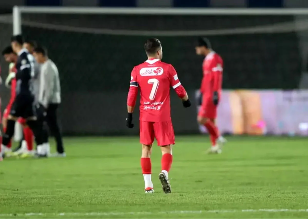 ماجرای درگیری سروش رفیعی با نیمکت آلومینیوم برملا شد ماجرای درگیری سروش رفیعی با نیمکت آلومینیوم برملا شد