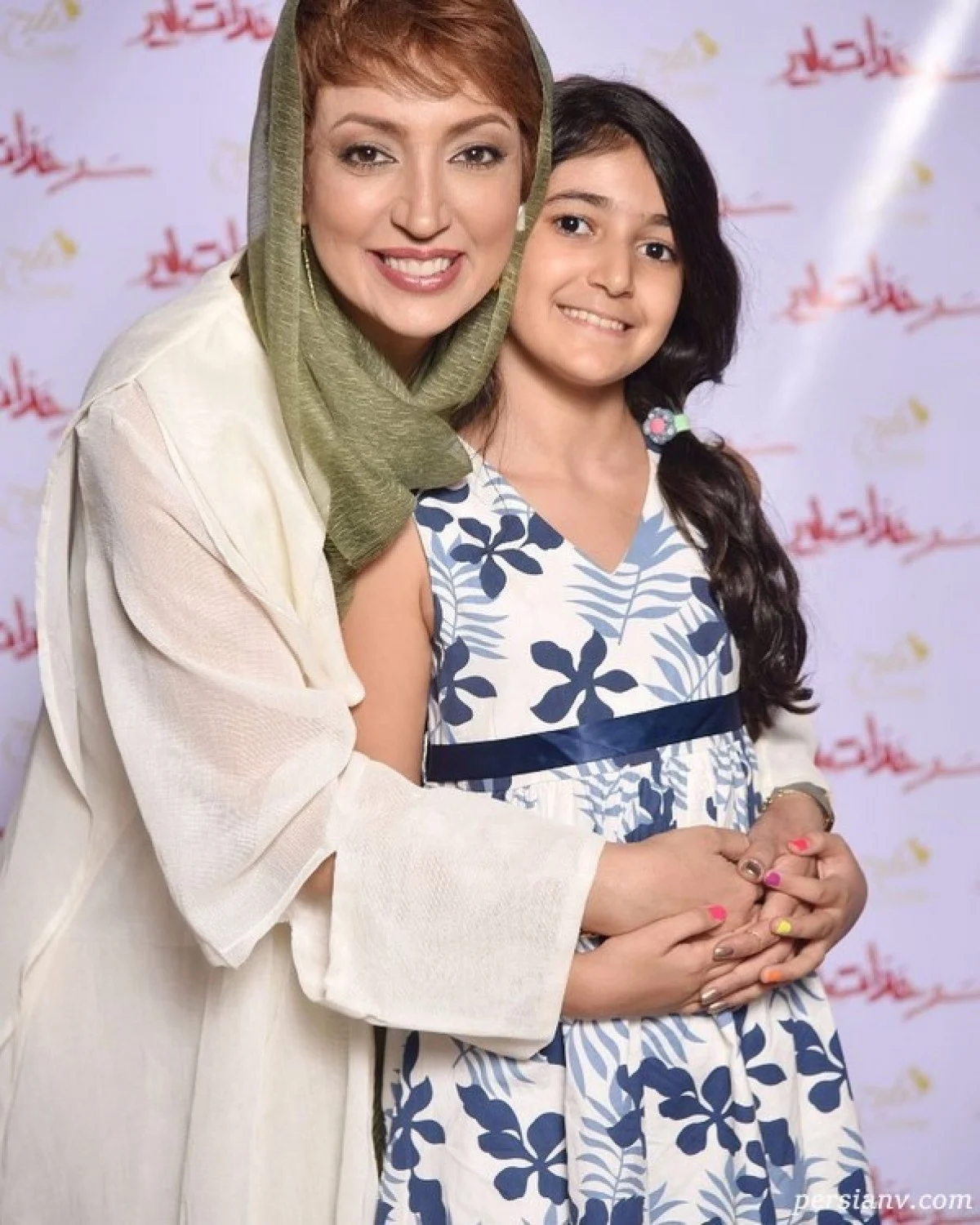 نگار عابدی کیست؟ بیوگرافی بازیگر نقش سمیه در «بیگانه‌ای با من است»