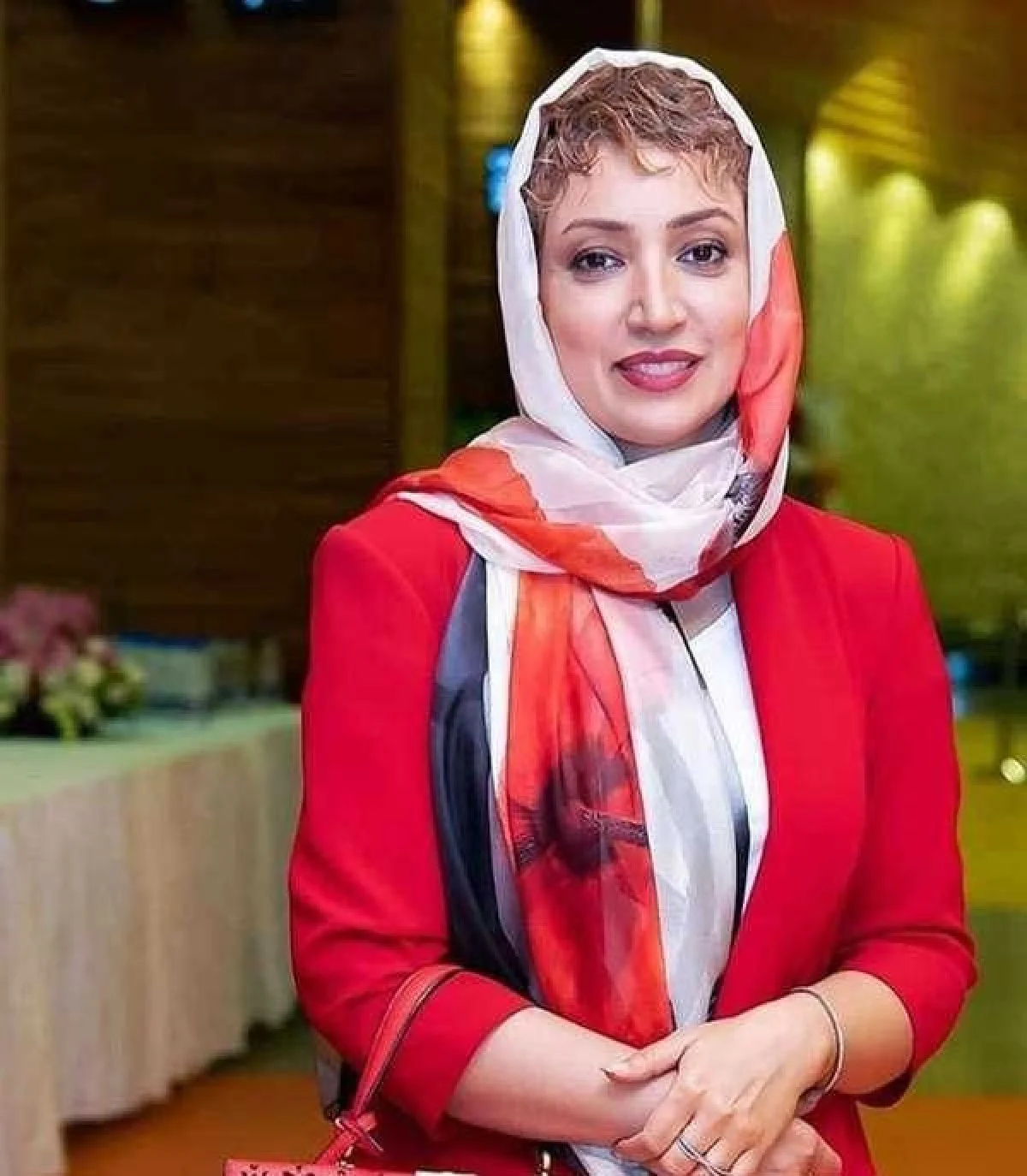 نگار عابدی کیست؟ بیوگرافی بازیگر نقش سمیه در «بیگانه‌ای با من است»