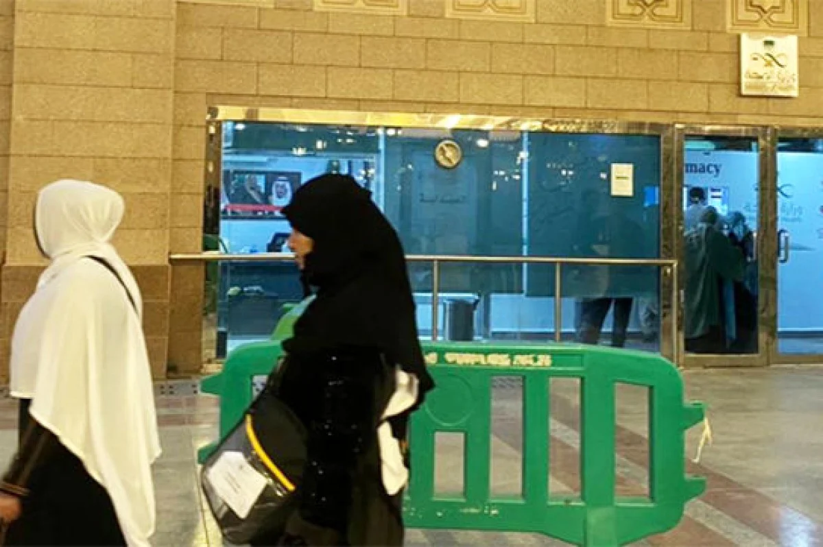 عربستان درمانگاه‌های ایرانی در مدینه را بست؛ زائران ساعت‌ها در صف درمان