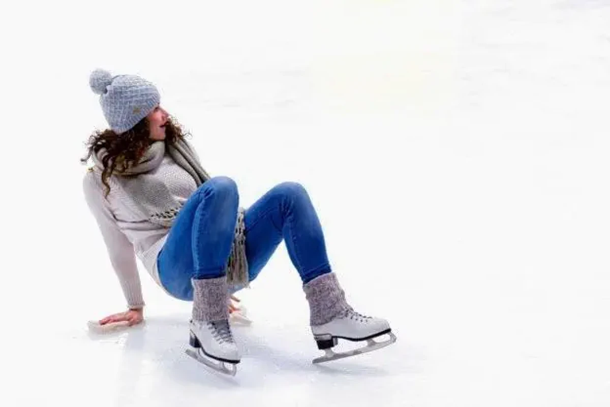 چرا یخ زیر صفر هم لغزنده است؟ راز ۱۶۶ ساله بالاخره فاش شد