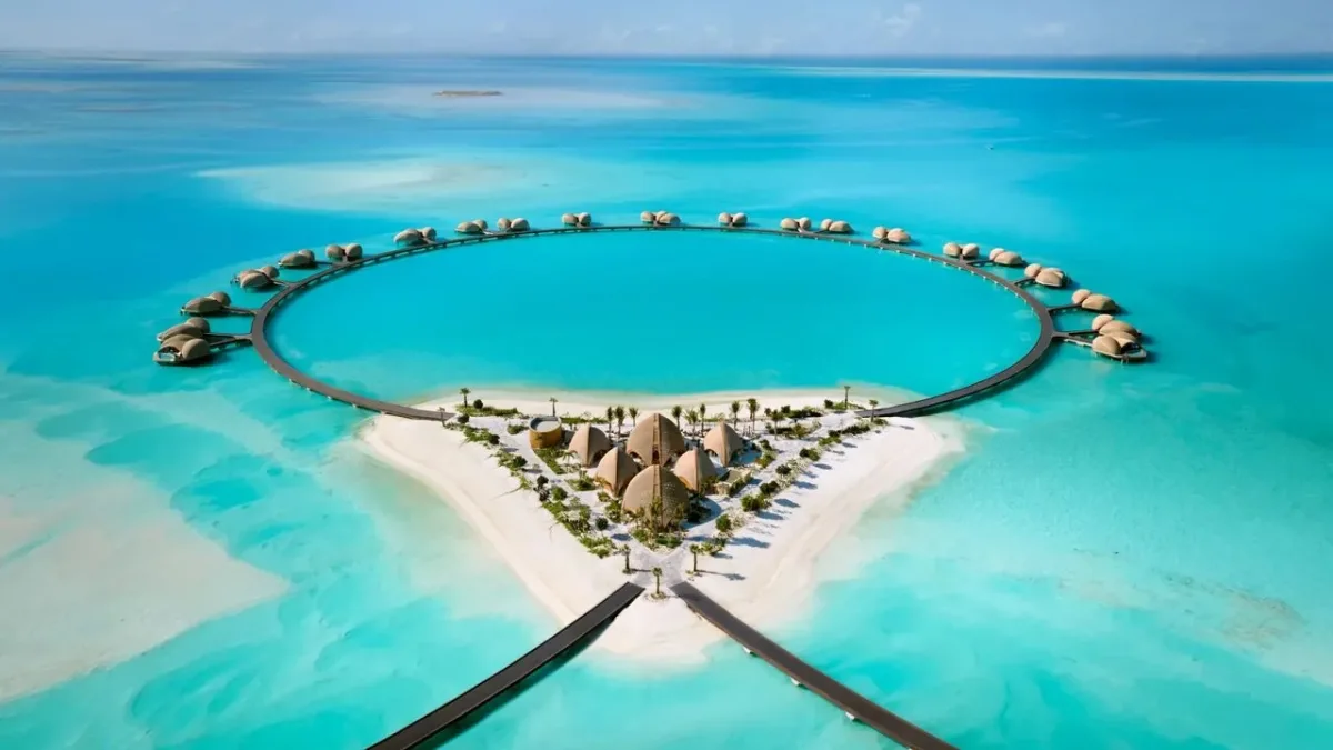 خرید باورنکردنی رونالدو و جورجینا؛ دو ویلای افسانه‌ای روی آب در عربستان