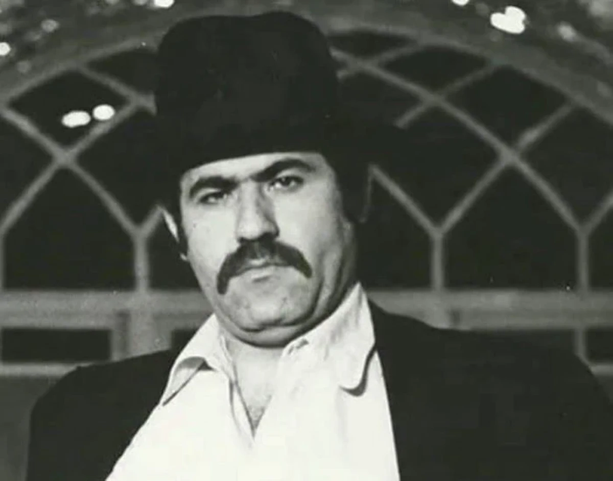 عنایت‌الله بخشی در ICU بستری شد؛ توضیح درباره وضعیت جسمی بازیگر پیشکسوت