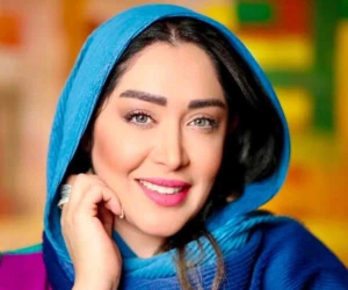 ژست‌های خاص سارا منجزی‌پور در استایل کرم و قهوه‌ای پاییزی‌اش ترند شد